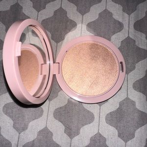 Wander Beauty Highlighter